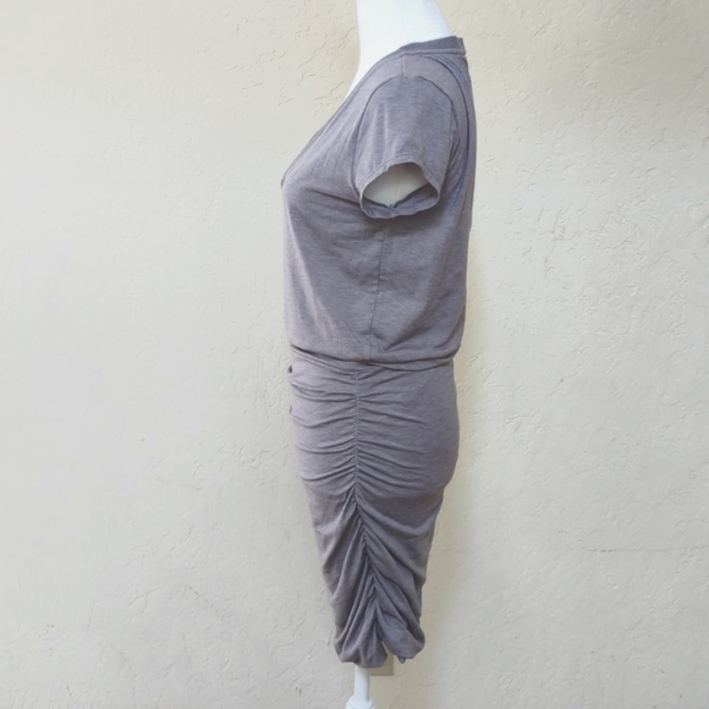 Athleta Tee V Neck Exercise Grey Heather Ruched Mini Dress Size XS - Picture 5 of 8